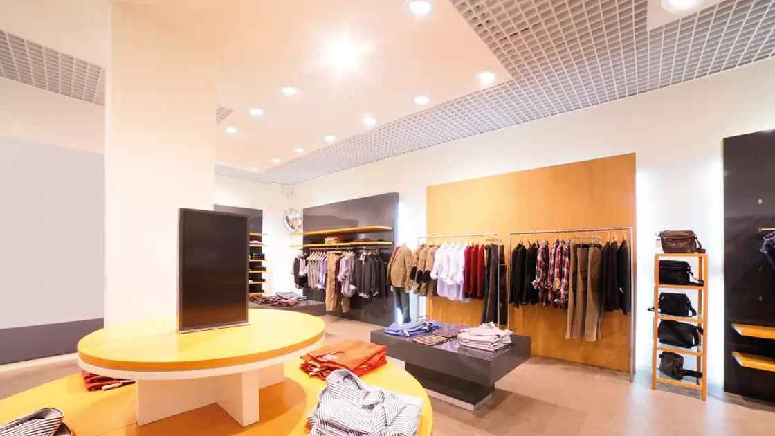 Downlight család különböző teljesítményekkel és optikákkal