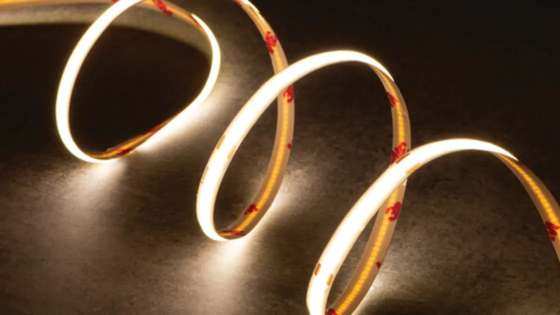 COB LED szalag – folytonos fényvonal konyhapult alatt
