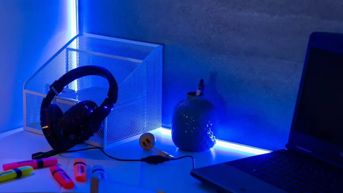 Felülvilágító NEON LED mennyezeti korona megoldáshoz