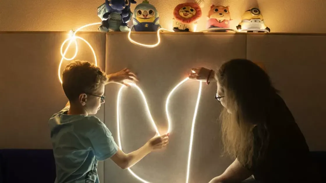 Kültéri kontúrvilágítás NEON LED-del, IP67 kivitel