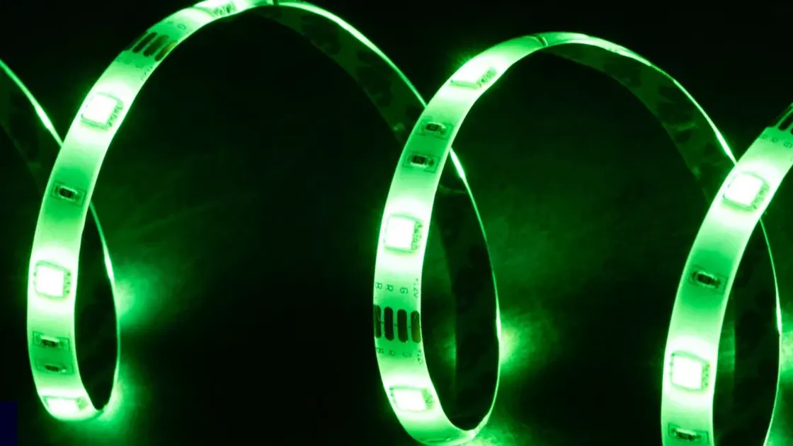 Mennyezeti fényvonal egyenletes terítéssel